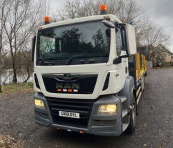 man tgs 320.26 low loader beavertail recovery truck rigid 6x2 auto 2018 241201