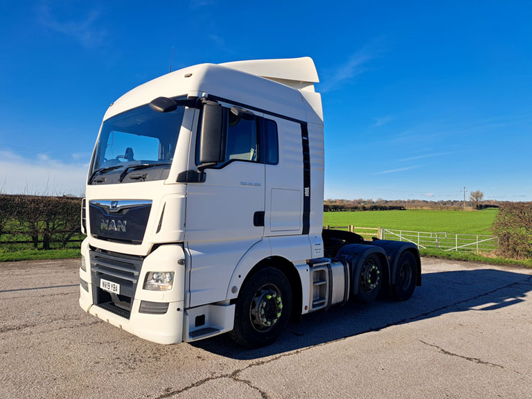 man tgx 26.500 tractor unit 6x2 auto 2019 260204
