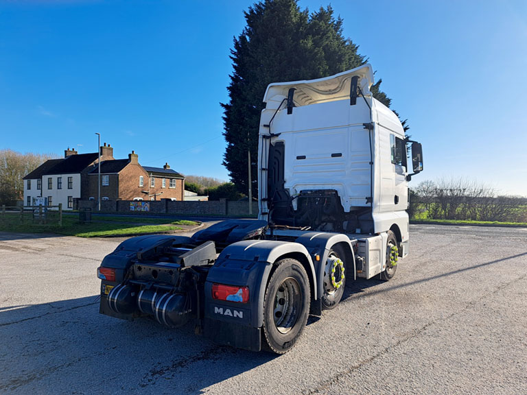 man tgx 26.500 tractor unit 6x2 auto 2019 260205