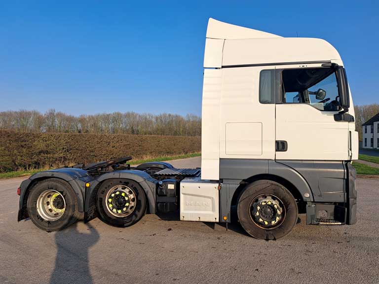 man tgx 26.470 tractor unit 6x2 auto 2020 260307