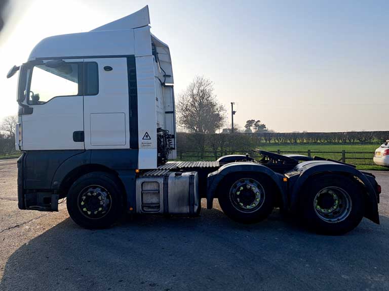 man tgx 26.470 tractor unit 6x2 auto 2020 260307