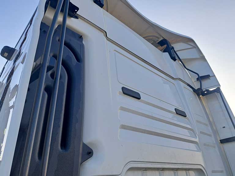 man tgx 26.470 tractor unit 6x2 auto 2020 260307