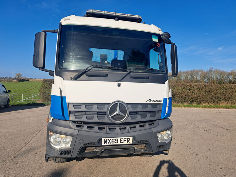 mercedes arocs 2630 tipper 6x4 auto 2019 260301