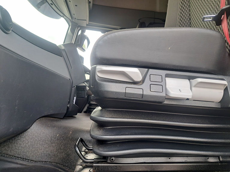 renault t range tractor unit 6x2 auto 2019 260208