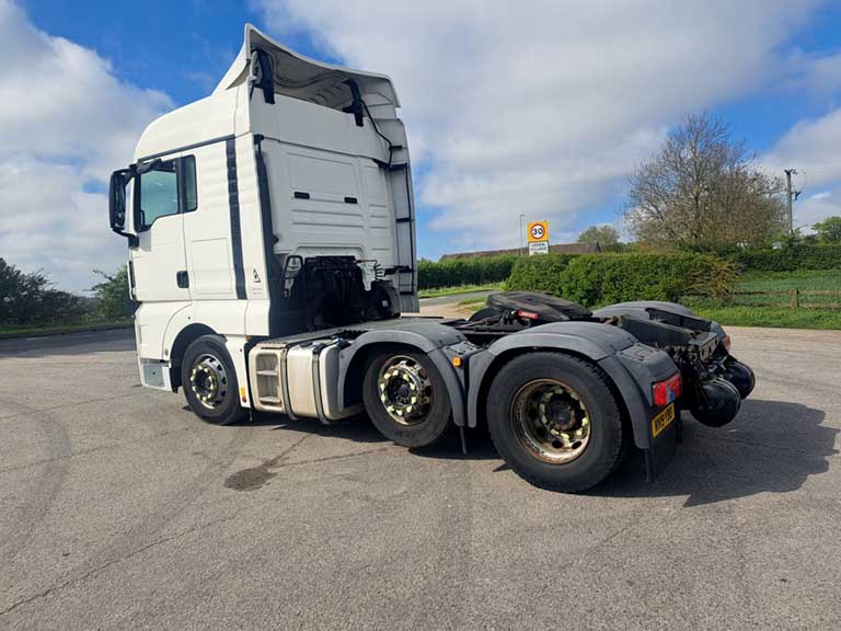 man tgx 26.500 tractor unit 6x2 auto 2019 260401