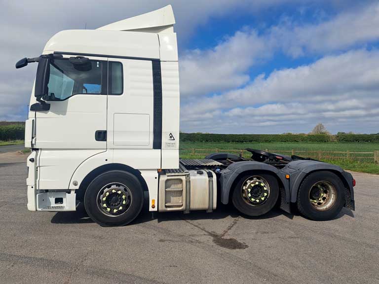 man tgx 26.500 tractor unit 6x2 auto 2019 260401