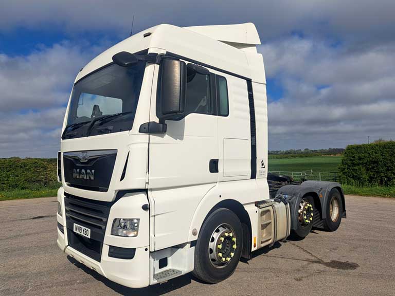 man tgx 26.500 tractor unit 6x2 auto 2019 260401