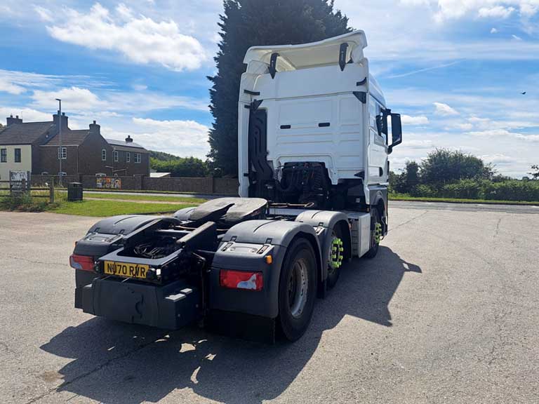 man tgx 26.470 tractor unit 6x2 auto 2020 260603