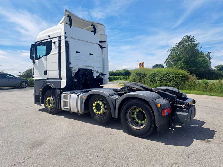 man tgx 26.470 tractor unit 6x2 auto 2020 260603