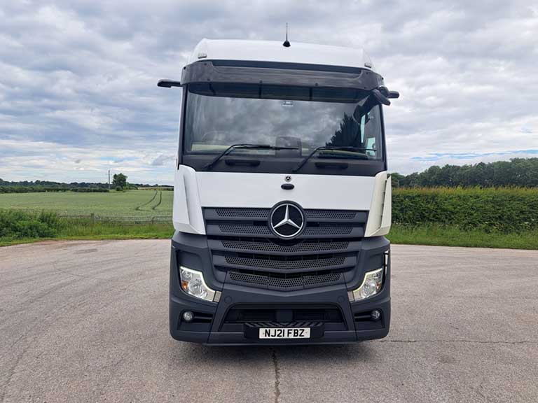mercedes actros 2545 big space tractor unit 6x2 auto 2021 260602