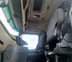 mercedes actros 2545 big space tractor unit 6x2 auto 2021 260602