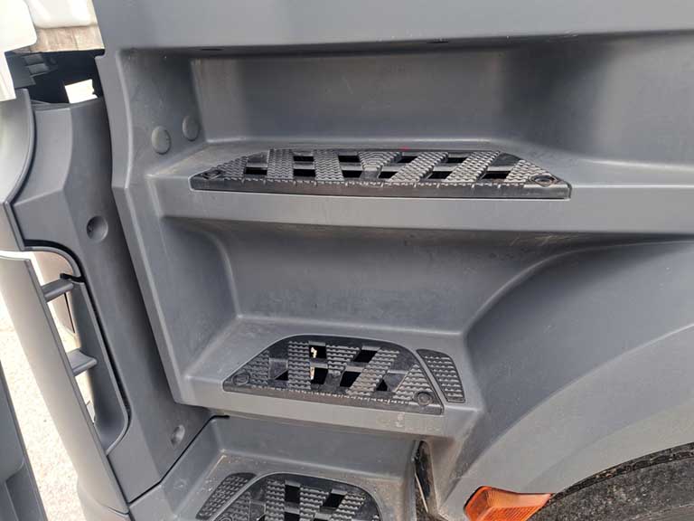 mercedes actros 2545 big space tractor unit 6x2 auto 2021 260602