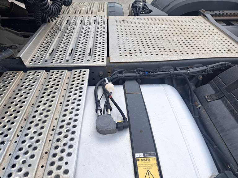 mercedes actros 2545 big space tractor unit 6x2 auto 2021 260602