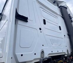 mercedes actros 2545 big space tractor unit 6x2 auto 2021 260602