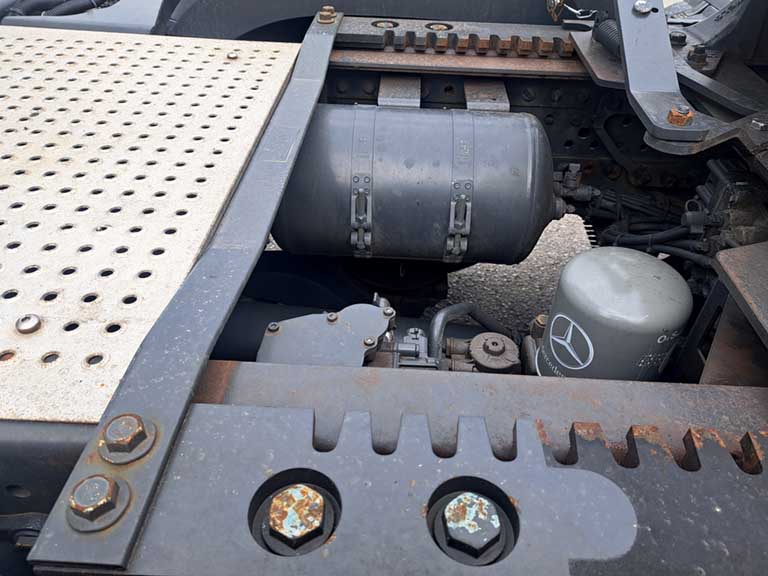 mercedes actros 2545 big space tractor unit 6x2 auto 2021 260602