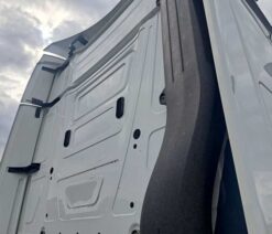 mercedes actros 2545 big space tractor unit 6x2 auto 2021 260602