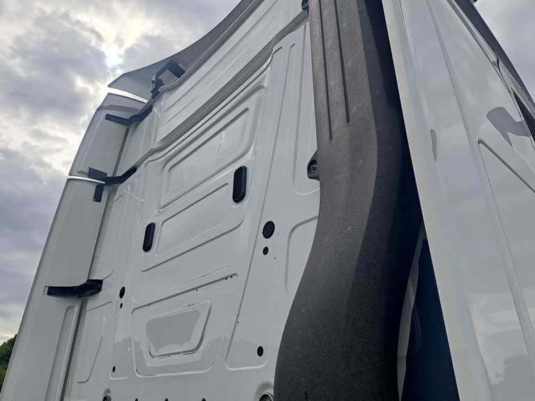 mercedes actros 2545 big space tractor unit 6x2 auto 2021 260602