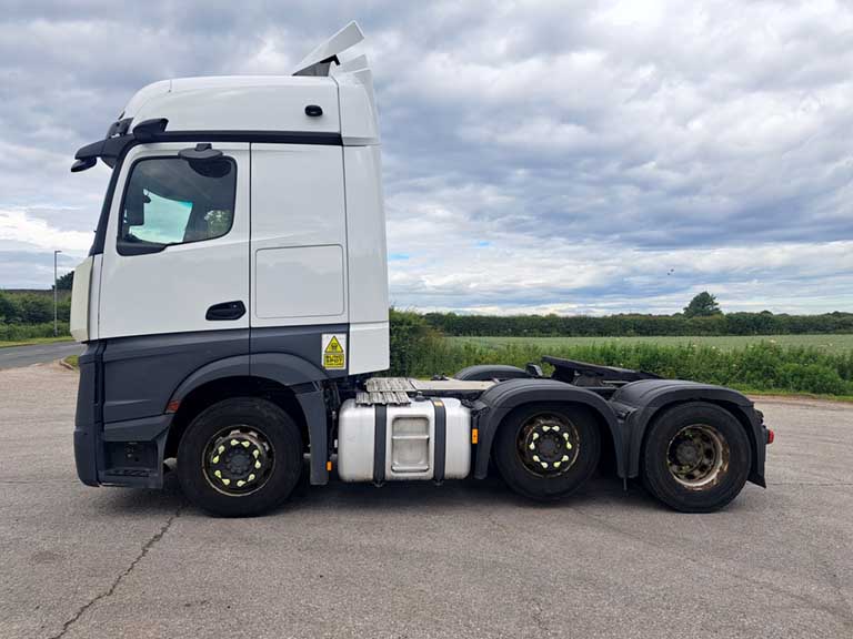 mercedes actros 2545 big space tractor unit 6x2 auto 2021 260602