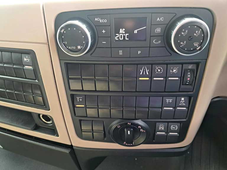 man tgx 26.470 tractor unit 6x2 auto 2020 260902