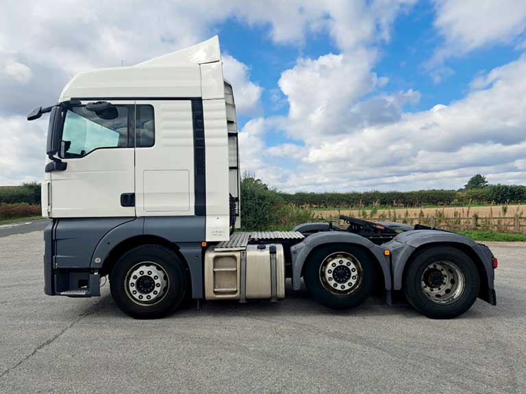 man tgx 26.470 tractor unit 6x2 auto 2020 260902